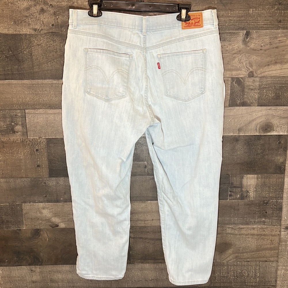 Light Blue Levi Classic Crop Jeans - Picture 5 of 8
